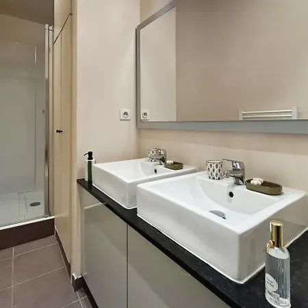 Duplex En Plein Centre De * Nimes